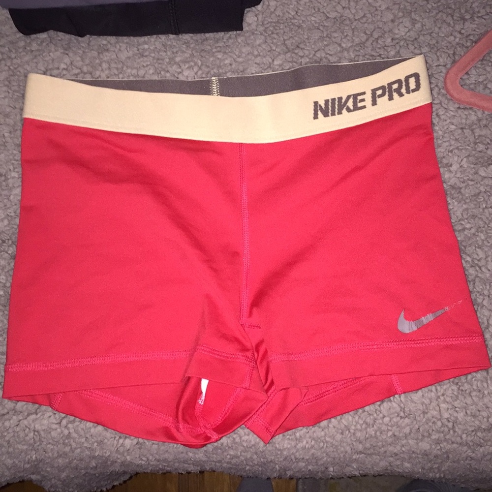 Nike Pros 3”